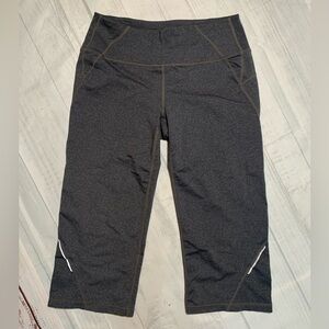 Athleta crop leggings. Gray/tan thread. Size S.
